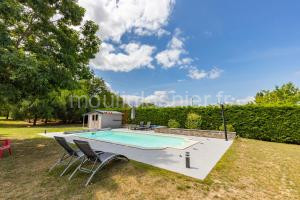 L'atelier des rêves, Maison avec Piscine privée à Meusnes